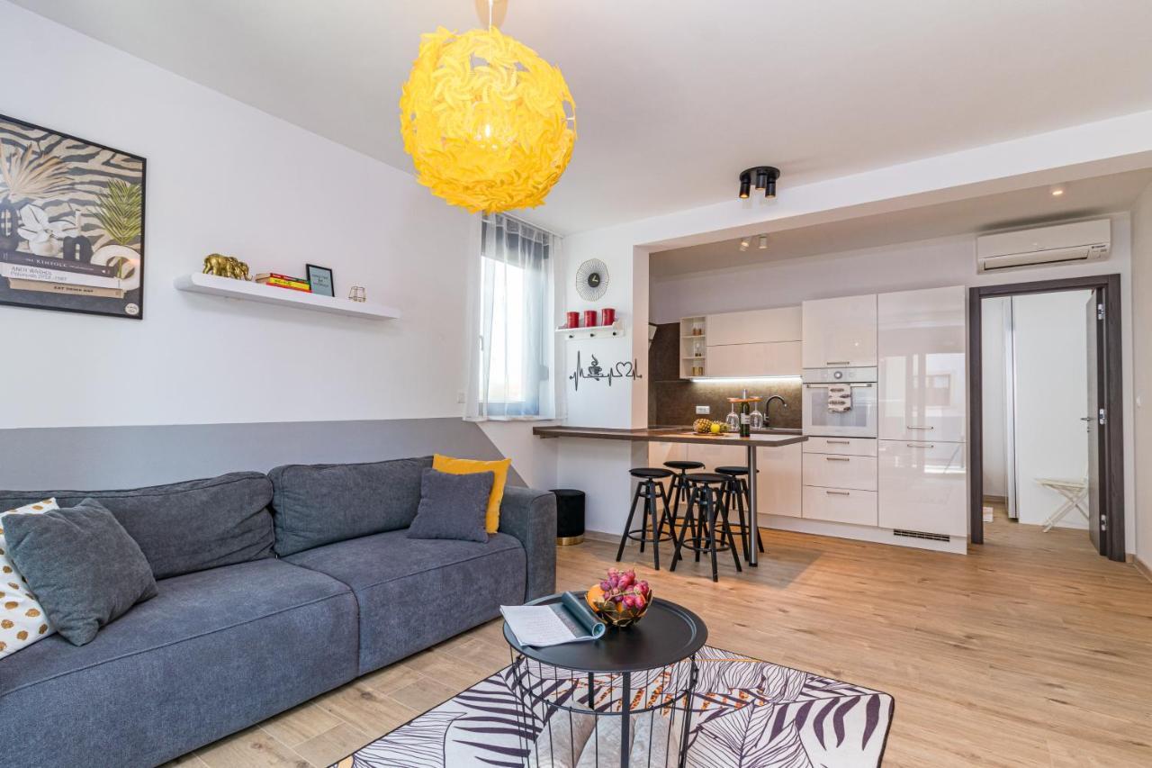 Apartment M****, New City Apartment + Parking Pula Exterior foto